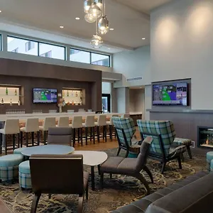 Hotel By Marriott Airport