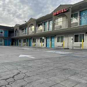 Hotel Palm - Newly Renovated