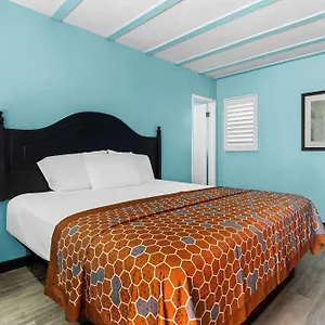Hotel Rodeway & North Hollywood Burbank Airport - Universal Area